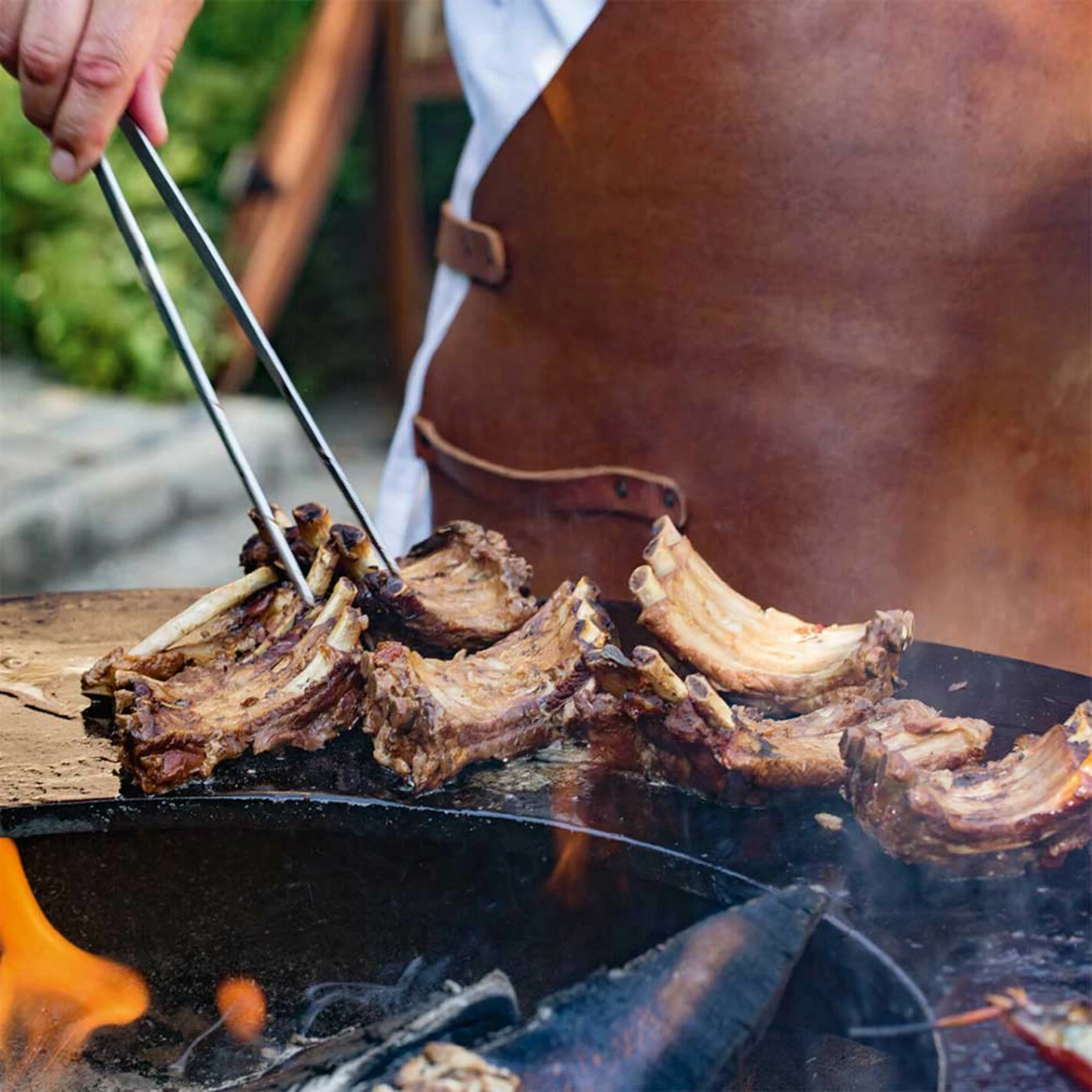 Brasero OFYR Island Noir 100 Tablette Teck + Housse 2 Brasero OFYR Island Noir 100 Tablette Teck + Housse – Image 2