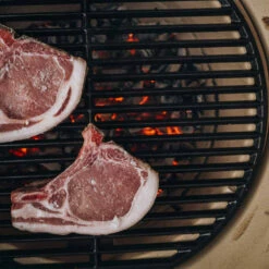 Grille En Fonte Pour Barbecue JUNIOR - Monolith* -OUTDOORCHEF Boutique grille en fonte pour barbecue junior monolith 4260228840680 3