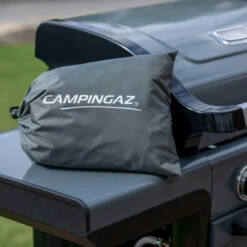 Housse De Protection Select 3 Et Plancha Sur Chariot - Campingaz -OUTDOORCHEF Boutique housse barbecue series 2 campingaz 3138522128821 5