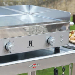 Pack Plancha Gaz K 65 Cm + Desserte Plein Air - Krampouz 12 Pack Plancha Gaz K 65 Cm + Desserte Plein Air - Krampouz -OUTDOORCHEF Boutique pack k 65 gaz chariot plein air krampouz 2020000031512 3
