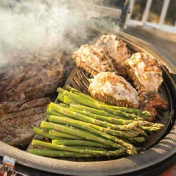 Devant -OUTDOORCHEF Boutique plaque demi lune inox classic joe kamado 0811738021256 1